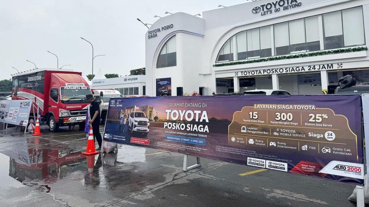 Bridgestone dan Toyota Buka Posko Siaga Nataru Tawarkan Cek dan Servis Ban