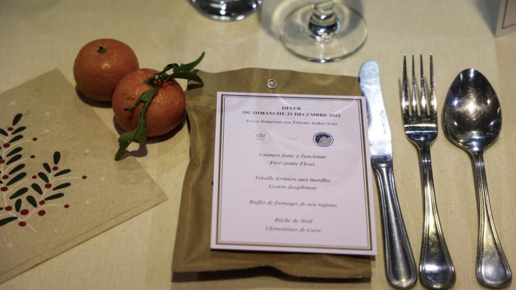 Istana Élysée Paris Kecurian Peralatan Makan Perak Senilai Hampir 790 Juta Dijual Lelang