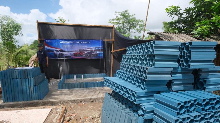Rehabilitasi Toilet Desa Sasak Ende dengan Material dari Sampah Plastik