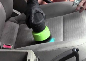 Atasi Bau Keringat Setelah Olahraga di Interior Mobil Anda