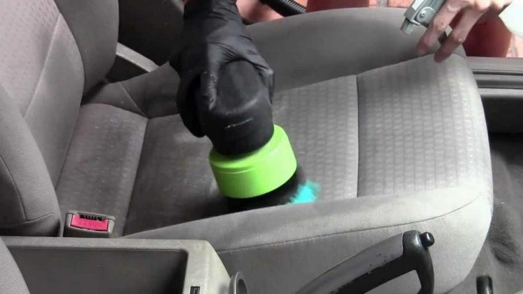 Atasi Bau Keringat Setelah Olahraga di Interior Mobil Anda