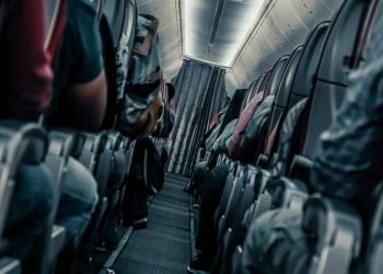 15 Penumpang Dirawat Setelah Pesawat Mengalami Turbulensi Akibat Sinar Kosmik