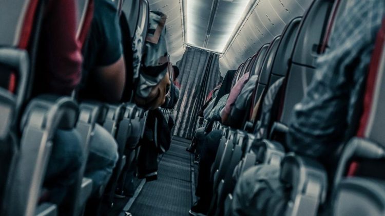 15 Penumpang Dirawat Setelah Pesawat Mengalami Turbulensi Akibat Sinar Kosmik