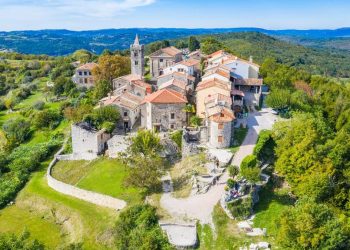 Kota Cantik Ini Hampir Berusia 1.000 Tahun dengan Luas Separuh Lapangan Bola