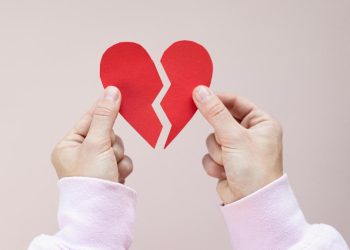 Makna Lagu Cardigan, Ekspresi Perasaan Terluka Karena Dikhianati