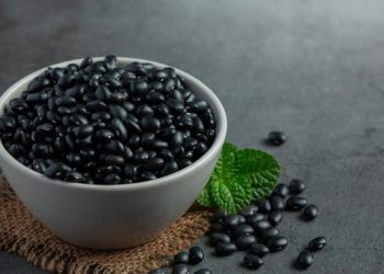 12 Manfaat Kacang Hitam untuk Kesehatan yang Jarang Diketahui Jaga Jantung dan Tulang