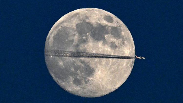 Pesona Bulan Purnama Awal Tahun 2026