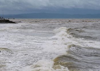 Siklon Nokaen Picu Gelombang Tinggi di Beberapa Perairan Indonesia