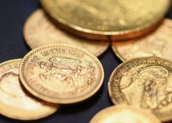 Perempuan Menolak Hadiah Emas Senilai Rp1,2 Miliar dari Presiden