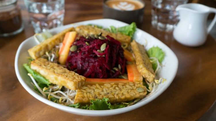 5 Makanan Tinggi Protein Penting untuk Usus dan Menjaga Kesehatan Pencernaan